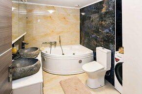 Traditional Samos Home With Jacuzzi and Private Balcony
