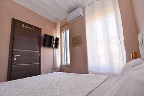 Charming Samos Escape With Jacuzzi and Private Balcony