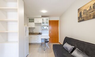 Apt With Balcony in a Condo With Pool - Clr0211
