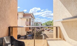Apt With Balcony in a Condo With Pool - Clr0211