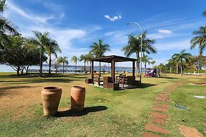 Apt Facing Lake Paranoa - Clr314