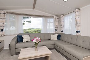 Suncrest Plus Caravan by Belvilla