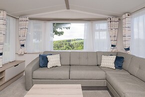 Suncrest Plus Caravan by Belvilla