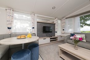 Suncrest Plus Caravan by Belvilla