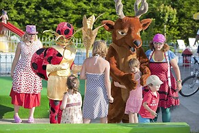 Mobile Home With Heated Pool