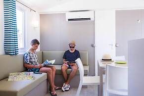 Mobile Home With Terrace, Vendres-plage