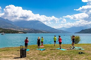 Apartment on Lake Serre-poncon With Pool