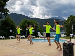 Apartment by Lake Serre-poncon With Pool