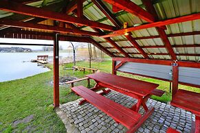 Mobile Home by the Lake Beach