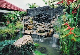 Karinthip Village