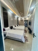KANHA RETREAT - VRINDAVAN