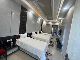 KANHA RETREAT - VRINDAVAN