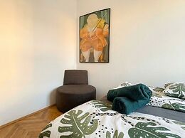 Comfy 4BR Apt Ideal for Groups Families