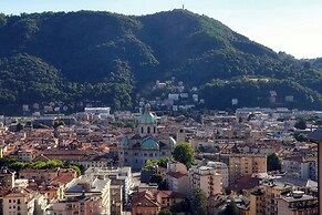 Luce di Lago Terrace