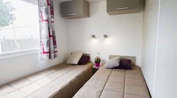 Mobile Home in Bessan With Terrace