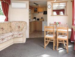 Mobile Home in Kolczewo With a Terrace