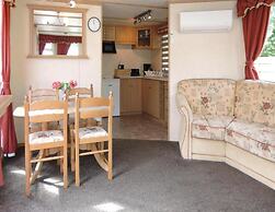 Mobile Home in Kolczewo With a Terrace