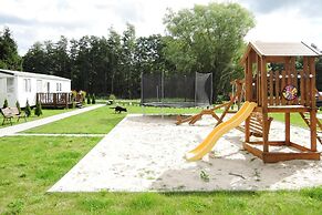 Mobile Home in Kolczewo With a Terrace