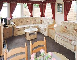 Mobile Home in Kolczewo With a Terrace