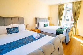 14 Guests-6 Bedroom House, Free Parking