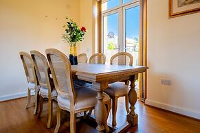 14 Guests-6 Bedroom House, Free Parking
