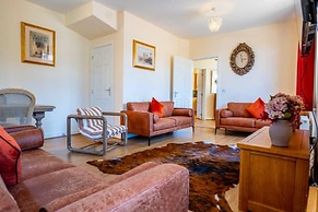 14 Guests-6 Bedroom House, Free Parking