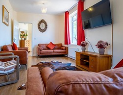 14 Guests-6 Bedroom House, Free Parking