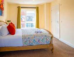 14 Guests-6 Bedroom House, Free Parking