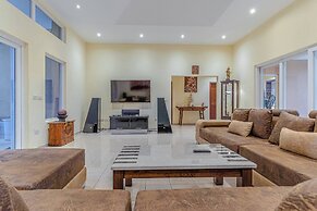 Tropical Luxury 4BR Pool Villa w Game Area
