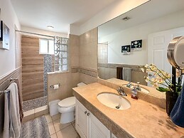 Relaxing Getaway 2BR Condo