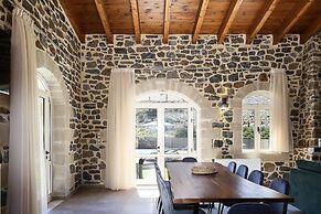 Villa Pasiphae - With Private Heated Pool