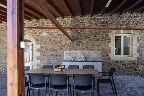 Villa Pasiphae - With Private Heated Pool