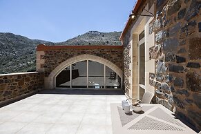Villa Pasiphae - With Private Heated Pool