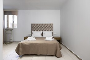 Villa Pasiphae - With Private Heated Pool