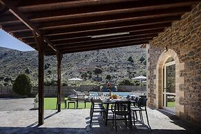 Villa Pasiphae - With Private Heated Pool