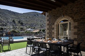 Villa Pasiphae - With Private Heated Pool