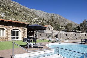 Villa Pasiphae - With Private Heated Pool