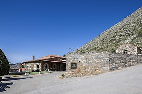Villa Pasiphae - With Private Heated Pool