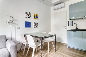 Stylish 2-Bedroom flat near CityLife