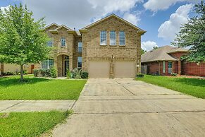 Group-ready Getaway in North Houston!