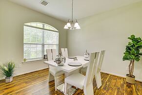 Group-ready Getaway in North Houston!