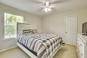 Group-ready Getaway in North Houston!