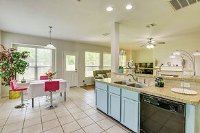Group-ready Getaway in North Houston!