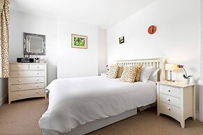 Bakersfield Retreat - From 200 Per Night