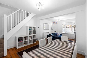 Bakersfield Retreat - From 200 Per Night