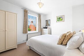 Bakersfield Retreat - From 200 Per Night