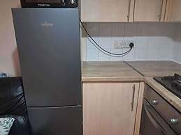 Apartment Sleeps 3 - Garden, Pets Welcome