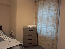 Apartment Sleeps 3 - Garden, Pets Welcome