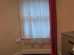 Central 2-bed House - Sleeps 2 & Friendly