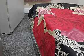Central 2-bed House - Sleeps 2 & Friendly